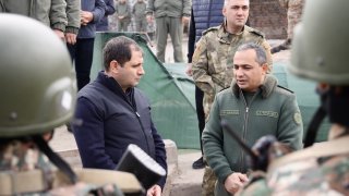 Քննչական կոմիտեի նախագահ Արթուր Պողոսյանը ՀՀ պաշտպանության նախարար Սուրեն Պապիկյանի հետ այցելել է հանրապետության հարավարևելյան սահմանագոտի